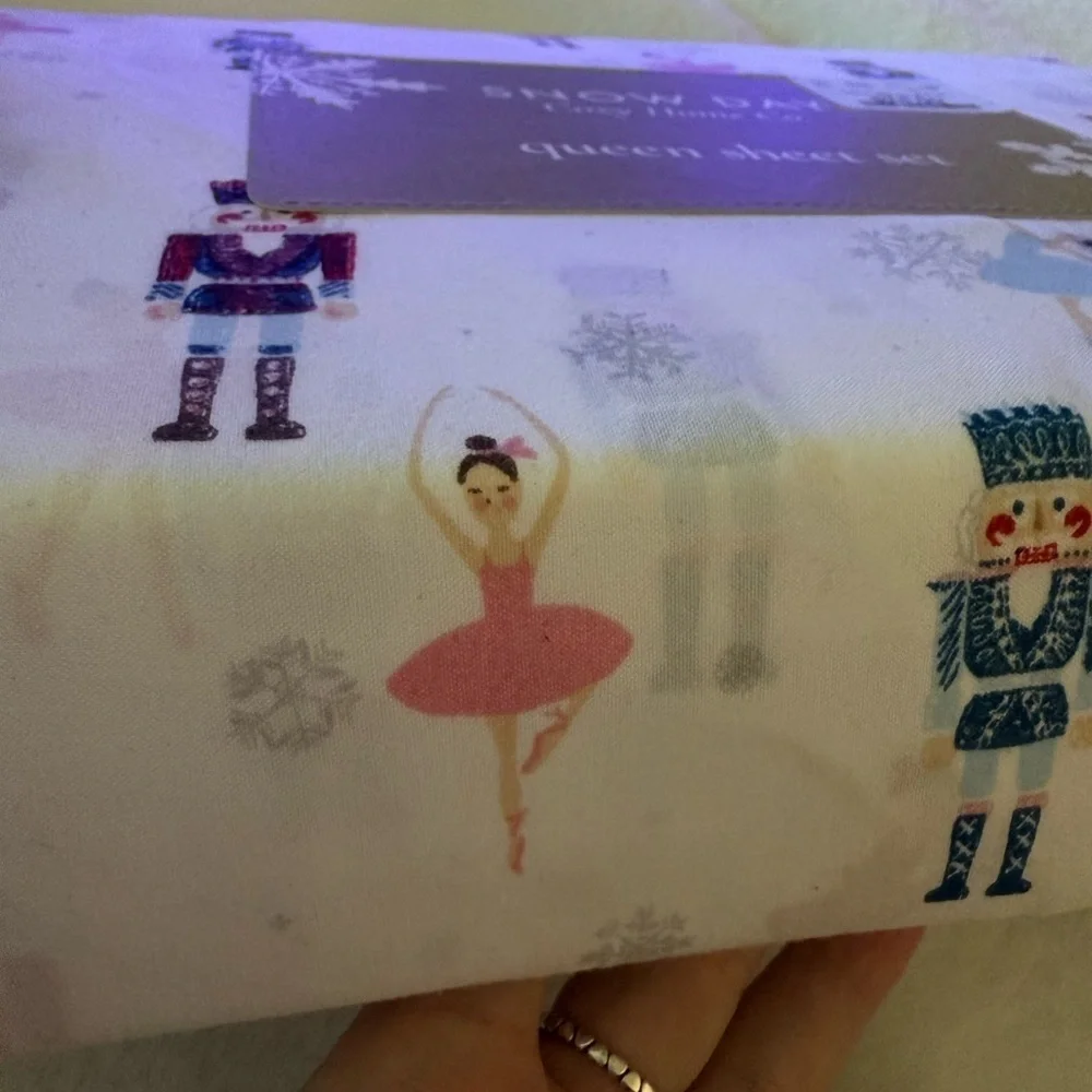 Snow day cozy home QUEEN SIZE Nutcracker Christmas Sheet Set (Nutcracker Suite)